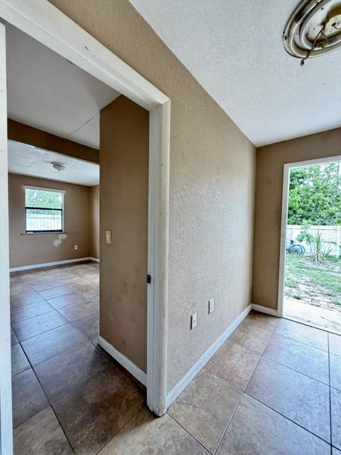 3243 Grove Road, Boynton Beach FL - photo 20 of 33