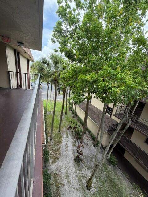 3341 NW 47th Terrace #408, Lauderdale Lakes FL - photo 16 of 21