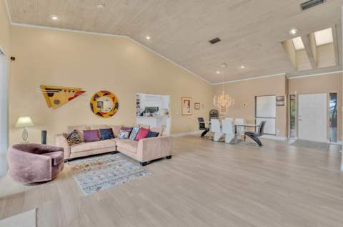7640 NW 87th Avenue, Tamarac FL - photo 9 of 50
