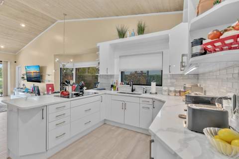 7640 NW 87th Avenue, Tamarac FL - photo 10 of 50