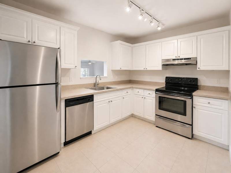 1 bedroom Condominium at 711 N Pine Island Road #204, Belasera At Pine Island Condo, Plantation — photo 3