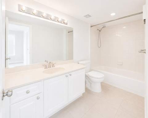711 N Pine Island Road #204, Plantation FL - photo 8 of 14