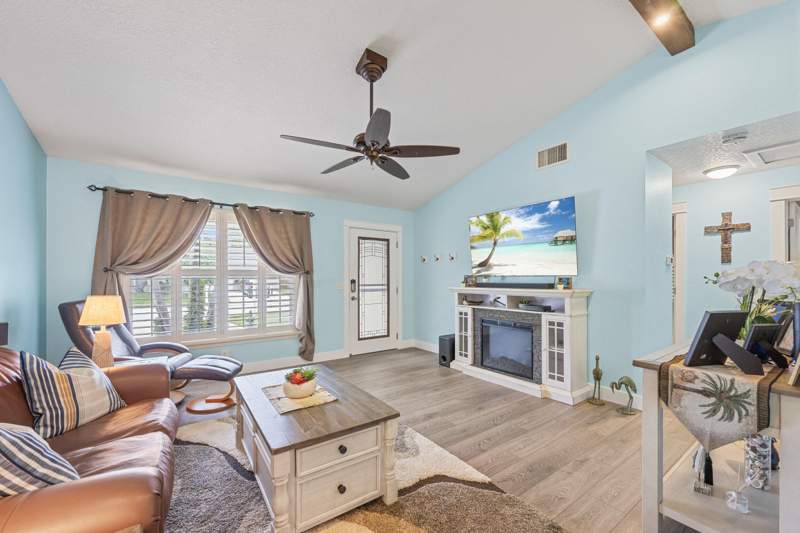 3 bedroom Single Family Residence at 128 Banyan Circle, Jupiter Village Ph III, Jupiter — photo 4