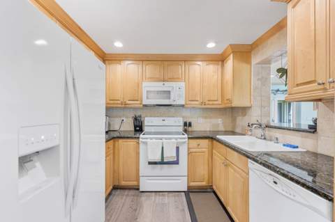128 Banyan Circle, Jupiter FL - photo 7 of 39