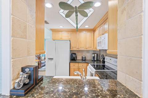 128 Banyan Circle, Jupiter FL - photo 17 of 39
