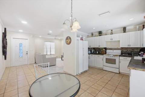 325 NW Dearman Street, Port St. Lucie FL - photo 9 of 28