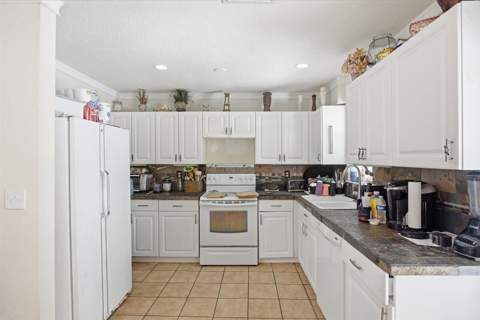 325 NW Dearman Street, Port St. Lucie FL - photo 12 of 28