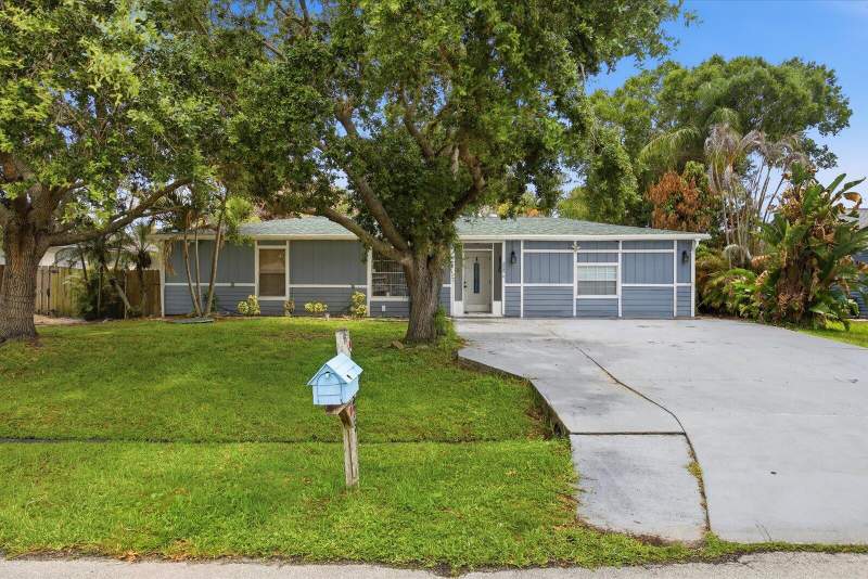 2 bedroom Single Family Residence at 325 NW Dearman Street, Port St Lucie Section 25, Port St. Lucie — photo 2