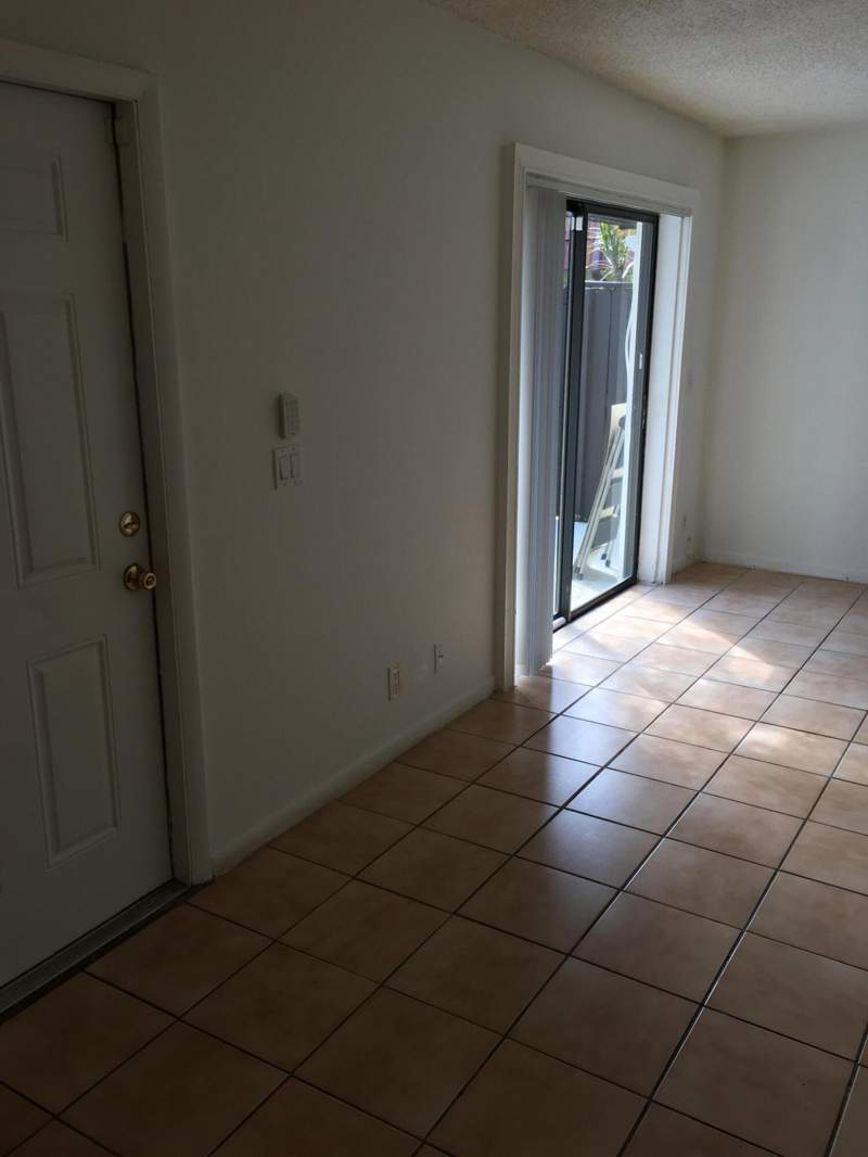2 bedroom Townhouse at 2233 White Pine Circle #D, Pines 1, Greenacres — photo 4