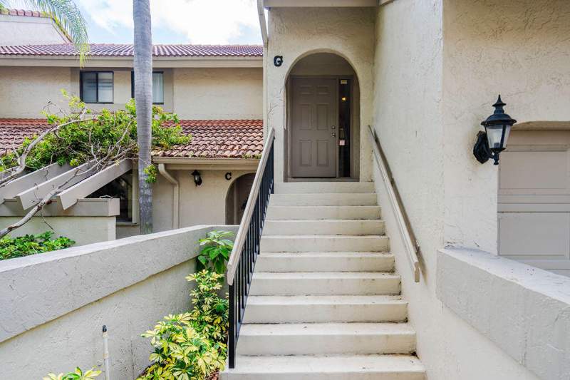 2 bedroom Condominium at 5710 Coach House Circle #G, Coach Houses Of Town Place Condo, Boca Raton — photo 2