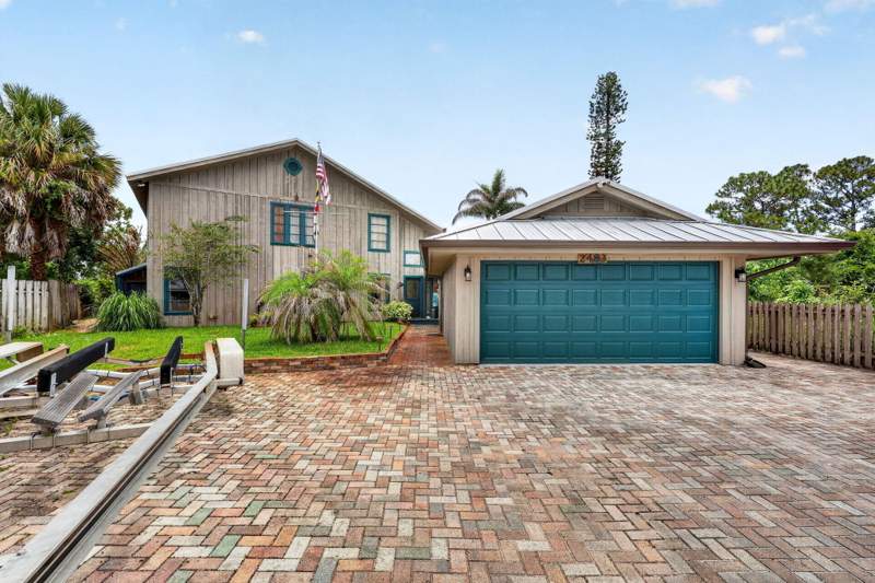 5 bedroom Single Family Residence at 2483 SW Murphy Road, Rustic Hills, Palm City — photo 2