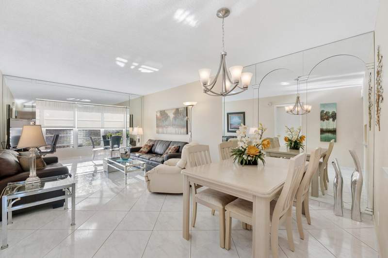 1 bedroom Condominium at 2900 NW 47th Terrace #304b, Lauderdale Oaks Condo III, Lauderdale Lakes — photo 4