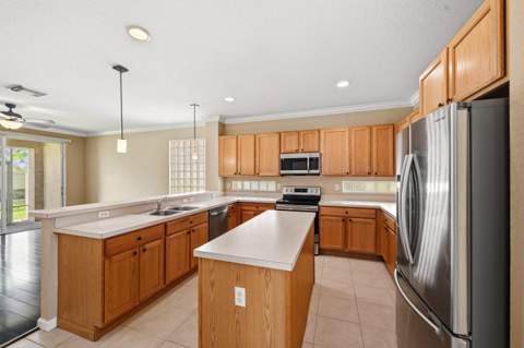 421 Gazetta Way, West Palm Beach FL - photo 11 of 67