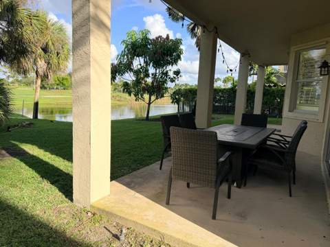 2285 Ridgewood Circle, Royal Palm Beach FL - photo 10 of 38
