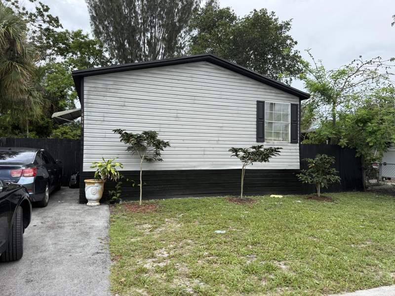 4 bedroom Mobile Home at 10548 W Sandalfoot Blvd W, WATERGATE MOBILE HOME, Watergate — photo 1