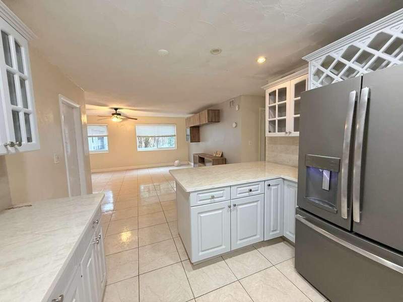 2 bedroom Condominium at 2210 Taylor Street #207, Paradise Gardens III Condo, Hollywood — photo 4