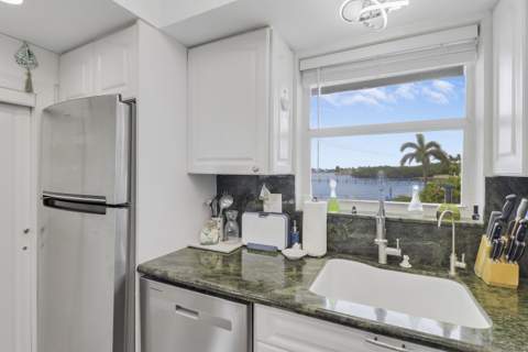 1820 New Palm Way #202, Boynton Beach FL - photo 13 of 40