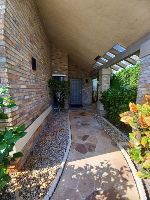 10544 Fenway Place, Boca Raton FL - photo 8 of 32