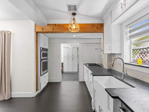1615 N Lakeside Drive, Lake Worth Beach FL - photo 13 of 25