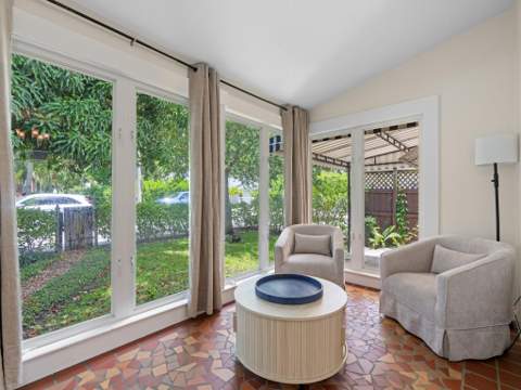 1615 N Lakeside Drive, Lake Worth Beach FL - photo 7 of 25
