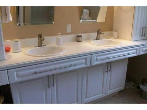 4031 N Cypress Drive #101, Pompano Beach FL - photo 6 of 35