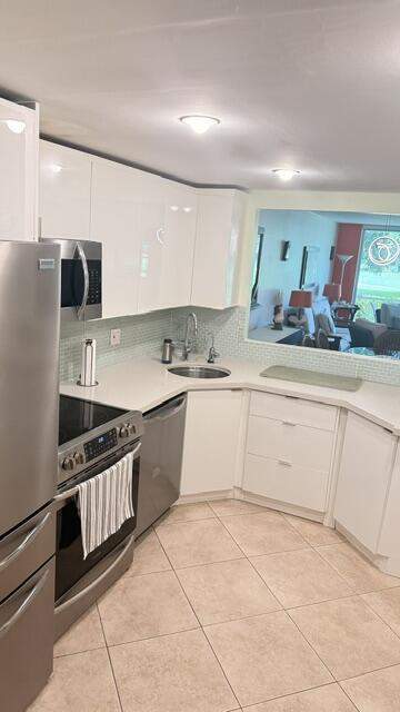 4031 N Cypress Drive #101, Pompano Beach FL - photo 16 of 35