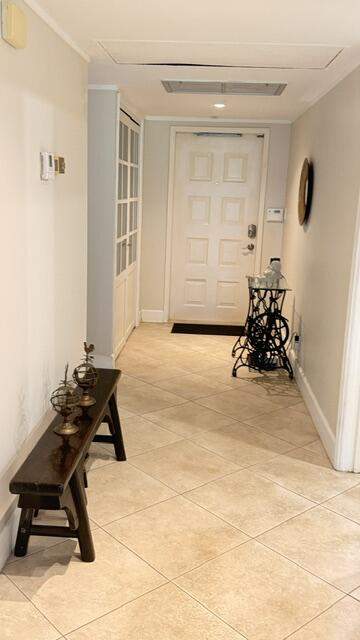 4031 N Cypress Drive #101, Pompano Beach FL - photo 8 of 35