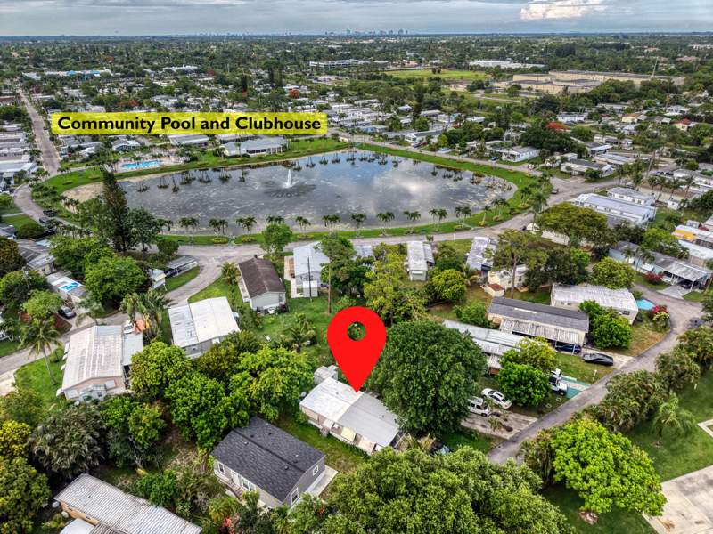3 bedroom Manufactured Home at 32 Lisa Lane, Lago Palma, Greenacres — photo 2
