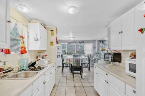 32 Lisa Lane, Greenacres FL - photo 12 of 28