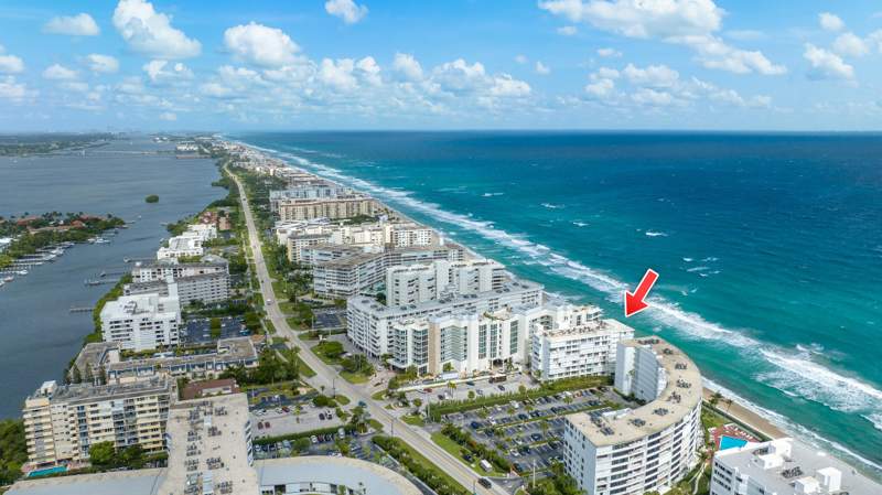 1 bedroom Condominium at 3580 S Ocean Boulevard #8b, Horizon East Condo, South Palm Beach — photo 2