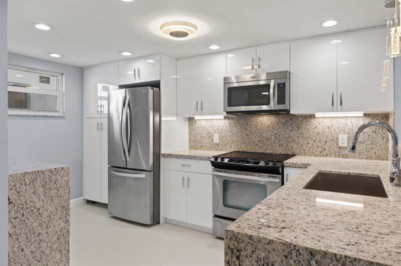 1 bedroom Condominium at 3580 S Ocean Boulevard #8b, Horizon East Condo, South Palm Beach — photo 4