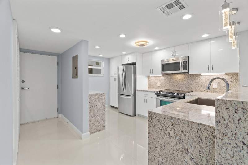 1 bedroom Condominium at 3580 S Ocean Boulevard #8b, Horizon East Condo, South Palm Beach — photo 5
