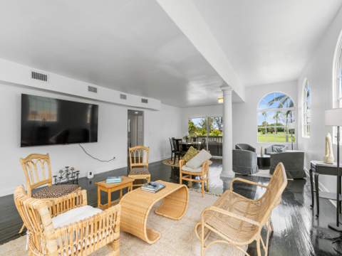 422 N Lakeside Drive, Lake Worth Beach FL - photo 8 of 55