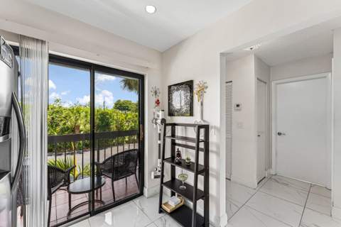 3220 Frederick Boulevard #49u, Delray Beach FL - photo 6 of 23