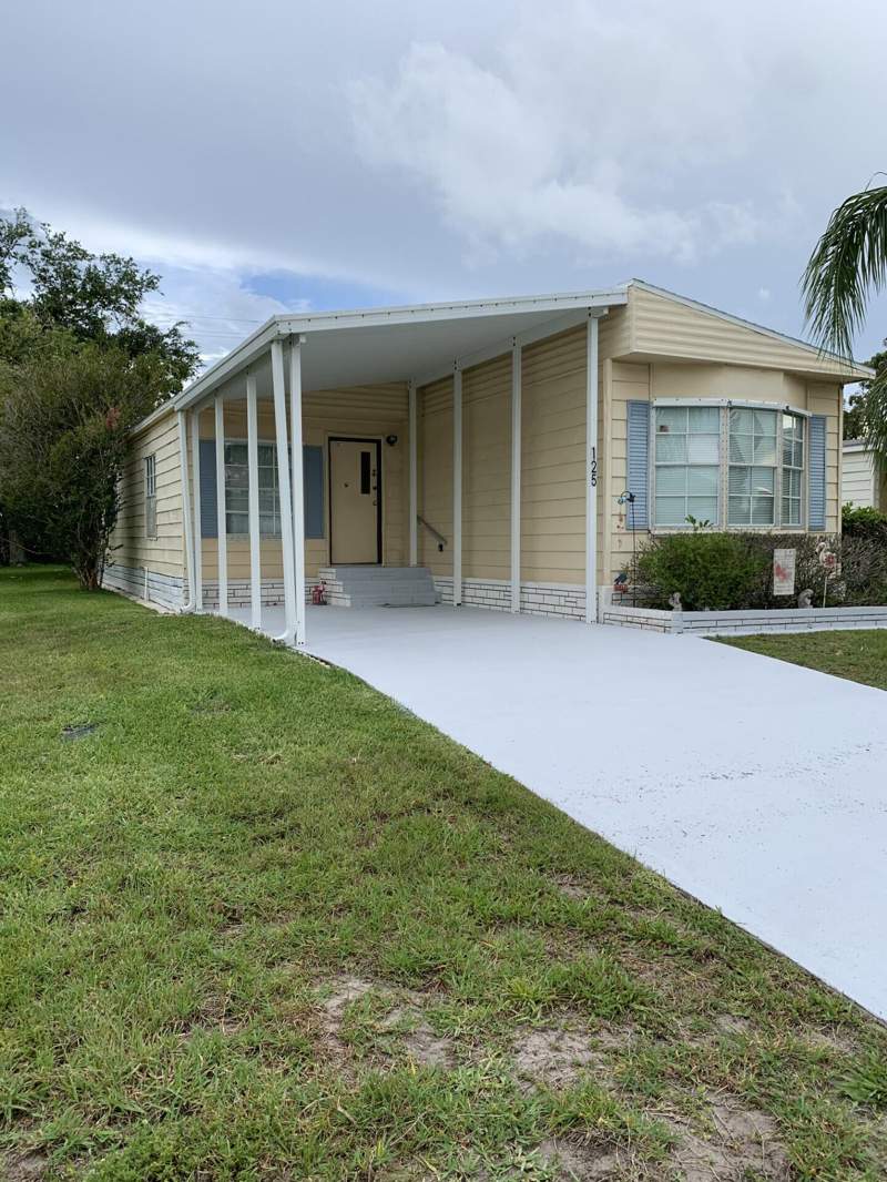 2 bedroom Mobile Home at 125 E Caribbean, Spanish Lakes Golf Village, Port St. Lucie — photo 4