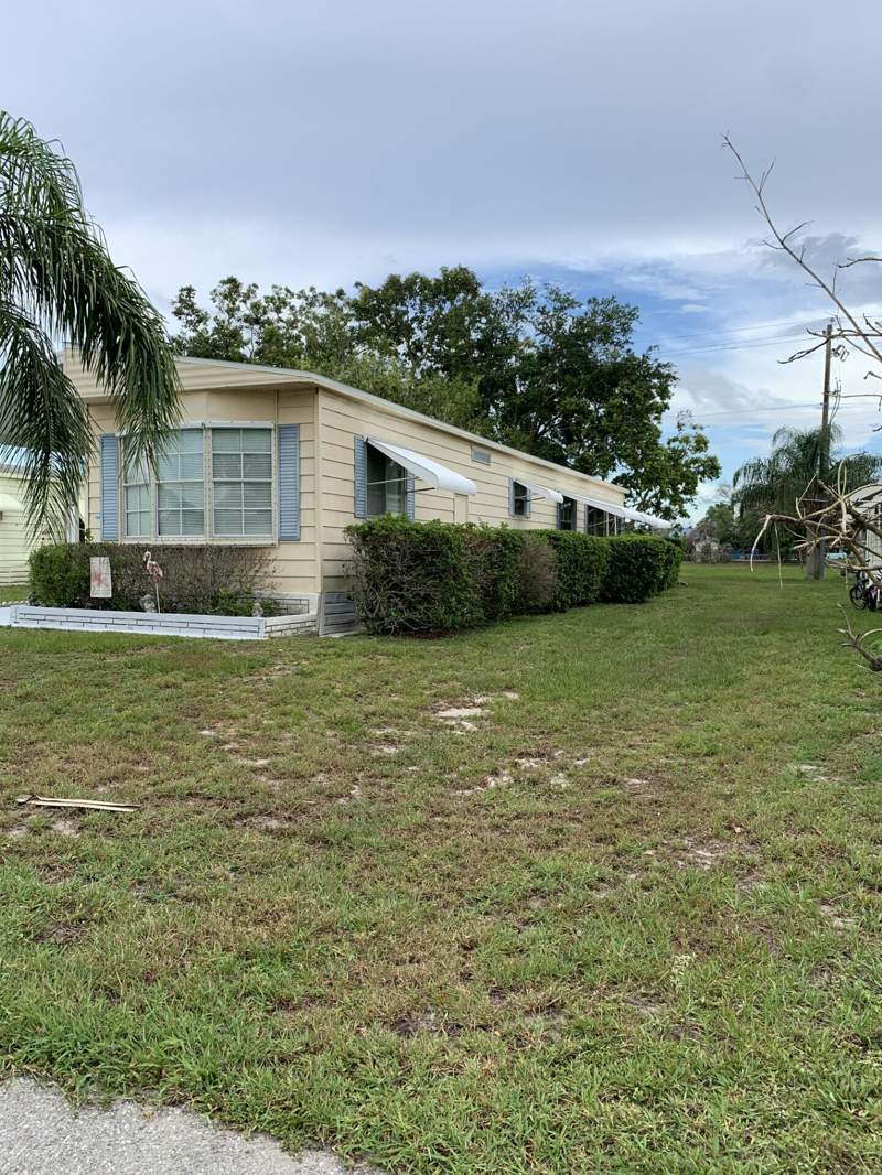 2 bedroom Mobile Home at 125 E Caribbean, Spanish Lakes Golf Village, Port St. Lucie — photo 5