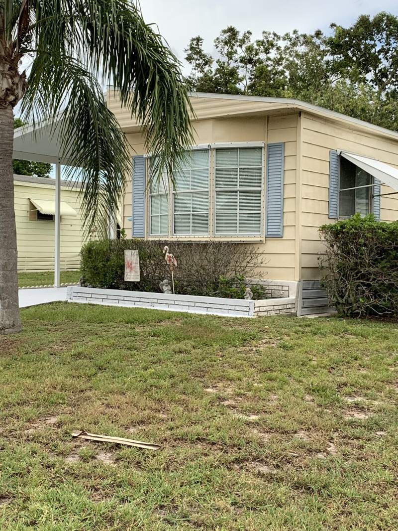 2 bedroom Mobile Home at 125 E Caribbean, Spanish Lakes Golf Village, Port St. Lucie — photo 2