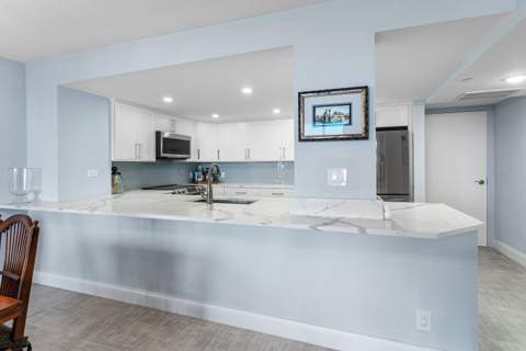1150 Hillsboro Mile #905, Hillsboro Beach FL - photo 8 of 36