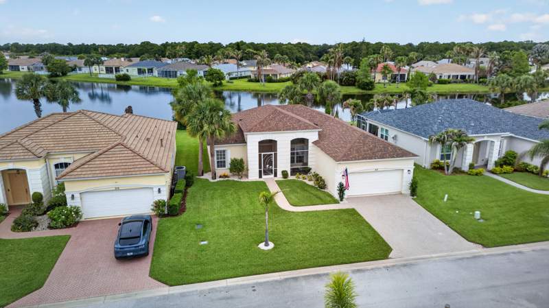 3 bedroom Single Family Residence at 512 SW Lake Manatee Way, Lakeforest At St Lucie West Phase 1 — photo 3