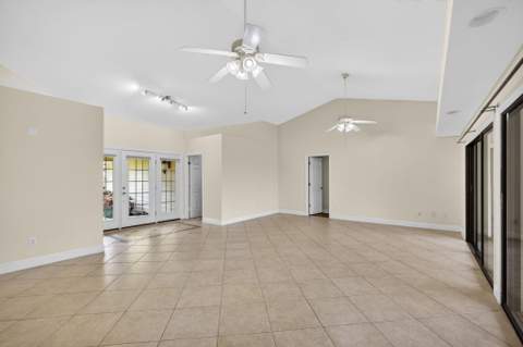 10420 SE Jupiter Narrows Drive, Hobe Sound FL - photo 18 of 78
