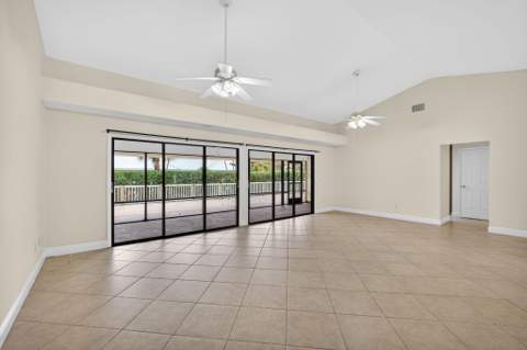 10420 SE Jupiter Narrows Drive, Hobe Sound FL - photo 19 of 78