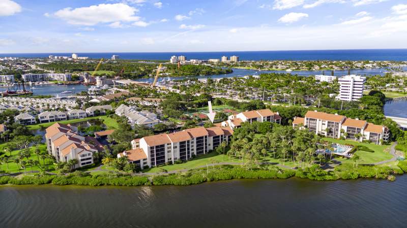 3 bedroom Condominium at 1000 N Us Highway 1 #Ba305, Bahama Condo, Jupiter — photo 4