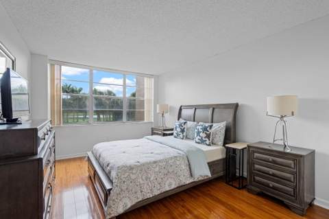 900 Saint Charles Place #221, Pembroke Pines FL - photo 15 of 32