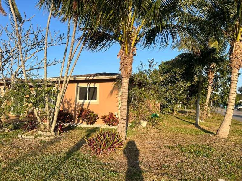 2 bedroom Single Family Residence at 6100 NW 73rd Terrace, Mainlands Of Tamarac Lakes, Tamarac — photo 2