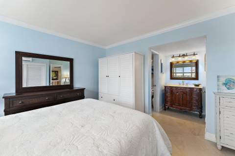 33 S Ocean Avenue #502, Palm Beach Shores FL - photo 18 of 47