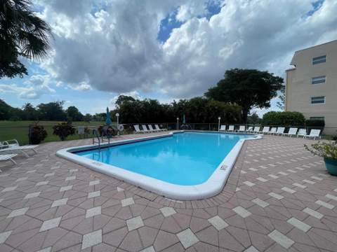 1015 Country Club Drive #307, Margate FL - photo 10 of 23