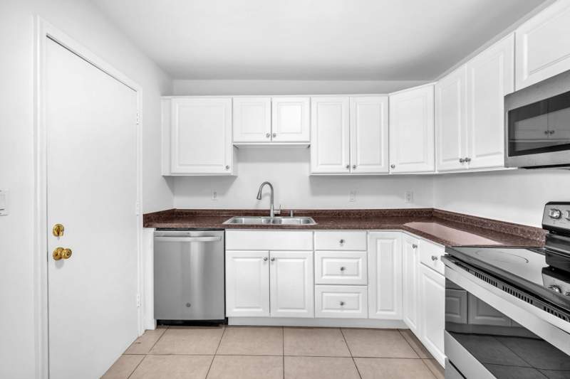 2 bedroom Condominium at 8900 W Sample Road #204, Villager Condo, Coral Springs — photo 4
