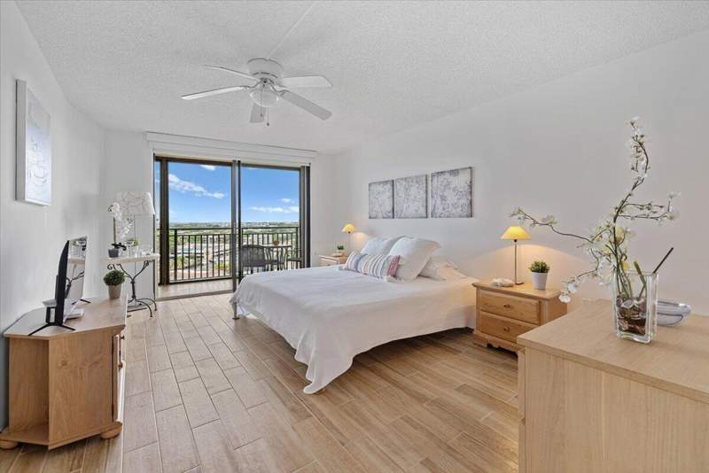 1 bedroom Condominium at 3912 S Ocean Boulevard #1211, Regency Highland Club Condo, Highland Beach — photo 4