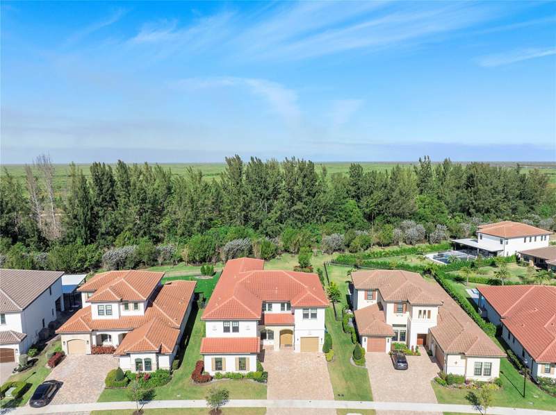 5 bedroom Single Family Residence at 9245 W Parkland Bay Trail, Parkland Bay, Parkland — photo 4