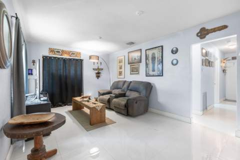 2126 Washington Street, Hollywood FL - photo 7 of 25